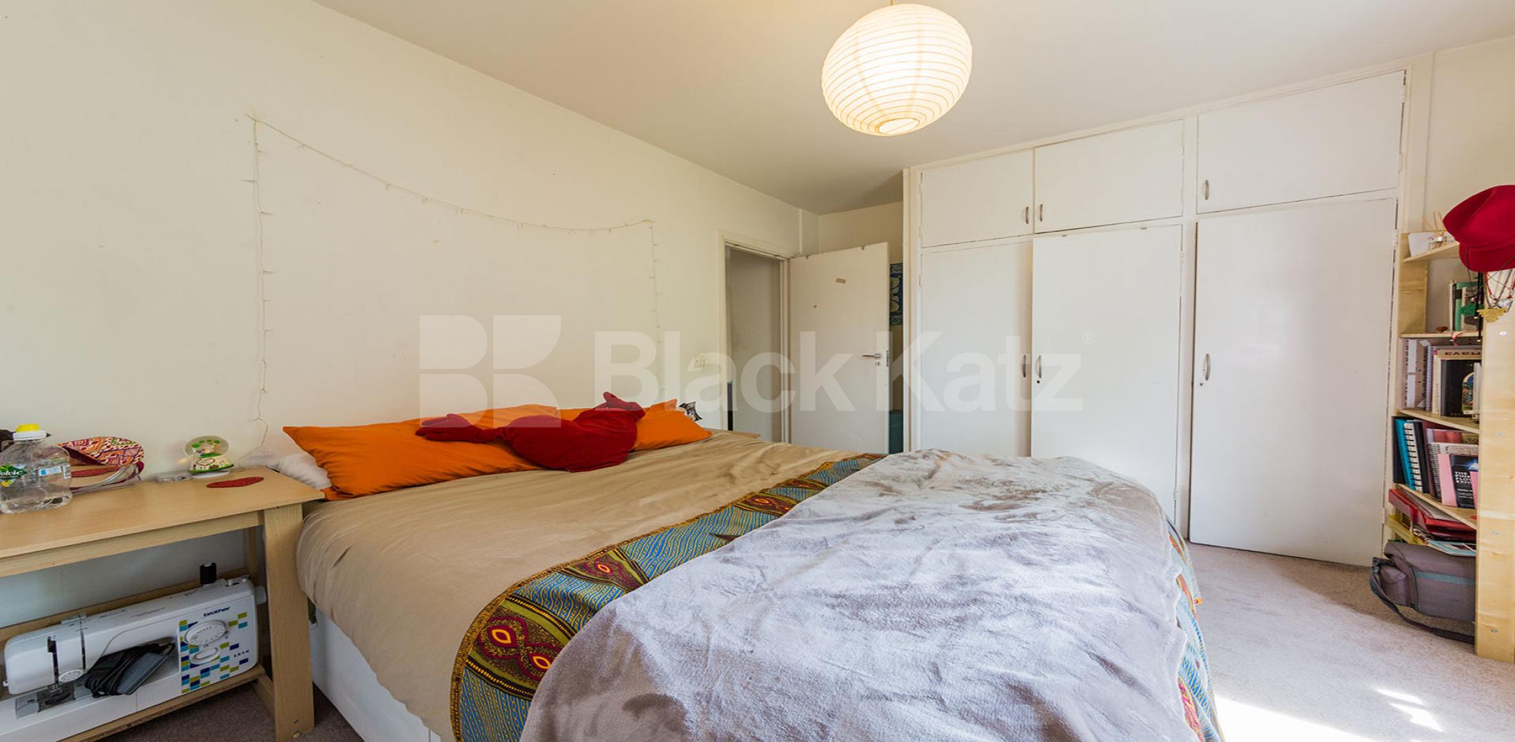 Fantastic spacious two bed mins to tube & shops  Pemberton Gardens, Archway